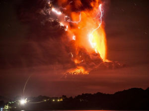 Чиле, због ерупције вулкана евакуисано 1.500 људи