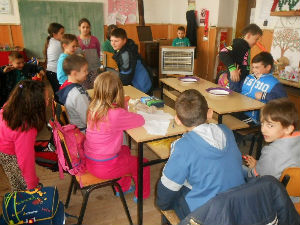 Часови српског у Речици кроз смех, глуму и игру 