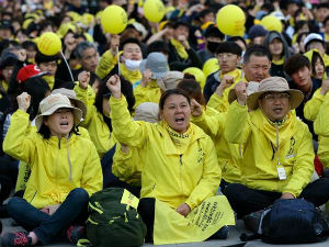 Више хиљада људи на улицама Сеула