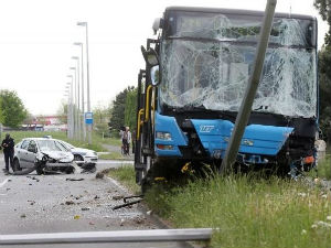 Удес градског аутобуса у Загребу, повређено 30 путника