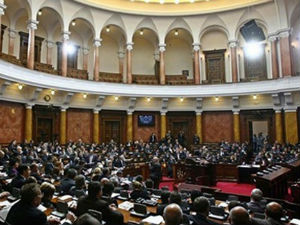 Полемика о предлогу да се смањи број посланика