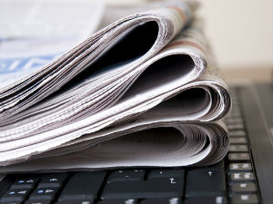 Новинарење