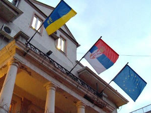 ДС тражи да се повуче предлог за повереницу