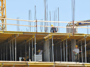 Радници побегли са градилишта кад су видели инспектора