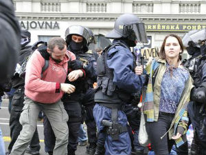 Чешка полиција силом омогућила марш неонациста