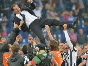 Миха предао Јувентусу титулу!