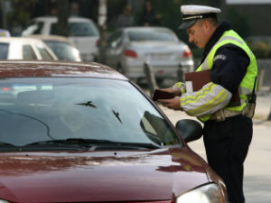 Возачима најчешће казне због брзине и појаса