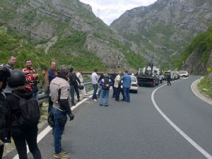 Аутомобил слетео у Неретву, двоје мртвих