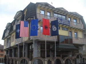 Бомбом на седиште Ахметијеве партије