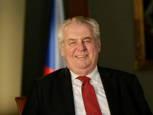 Чеси Путину поклањају Земана