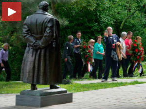 Титови поштоваоци у "Кући цвећа"