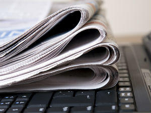 Новинарење