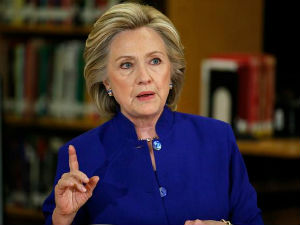 Клинтонова за давање држављанства илегалним имигрантима