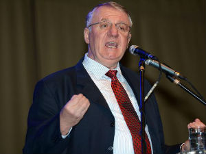 Шешељ хитно оперисан