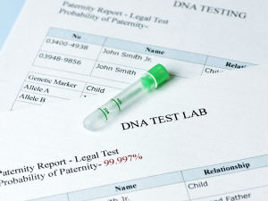 Неверна жена добила близнакиње са два мушкарца