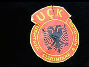 Графит УЧК на згради у Краљеву