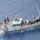 Насукао се брод са мигрантима у Индонезији