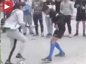 Ко каже да девојке не знају да играју фудбал?!