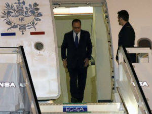 Оланд у историјској посети Куби