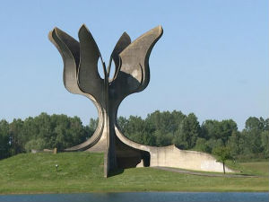 Одата пошта жртвама Јасеновца и Доње Градине