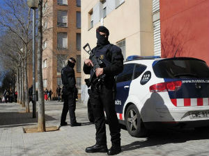 Барселонa, ухапшени због дељења пропагандног материјала ИС