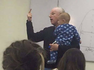 Колегинице, дозволите да вам причувам дете