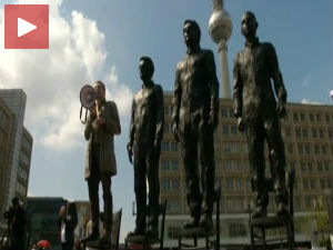 Сноудену, Асанжу и Менинговој скулптуре у Берлину
