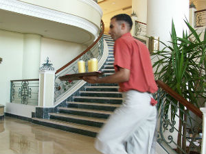 Ограничење запошљавања странаца суспендовано до јесени