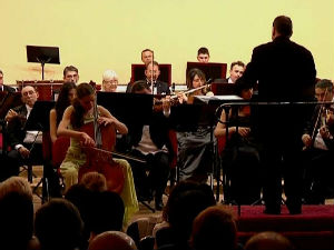 Под диригентском палицом Емунаела Барома