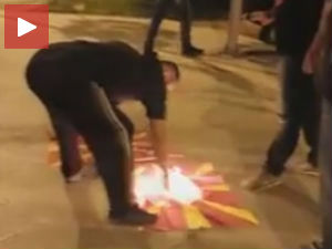 Запаљена македонска застава у Пећи