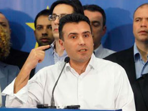 Заев оптужио Груевског да тргује именом државе