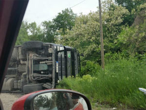 Преврнуо се шлепер код Умке