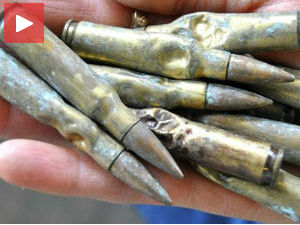 Чарапе и кликере редовно једе, а понекад и 23 метка!