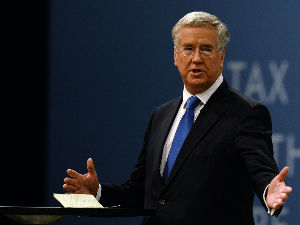 Фелон: Русија и Исламска држава највеће претње миру