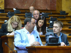 Полемика СДС и СНС око кредита у францима