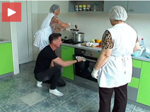 Обреновац, егзотичан оброк у новој школској кухињи 