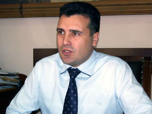 Заев: Албански као други језик