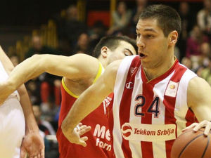 Звезда и даље савршена, Металац пао у Пиониру