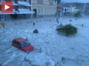 Пљускови и град широм Србије, поплављене улице у Голупцу