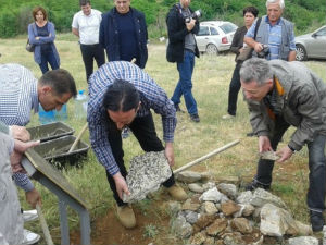 Поново постављена спомен-плоча несталим новинарима на КиМ