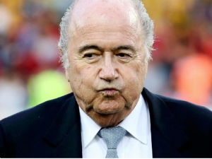 Блатер одбио да се повуче, Уефа не бојкотује!