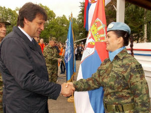 Гашић испратио српске мировњаке у Либан