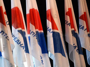 СНС: ДС у јавни сектор запослиле читаве фамилије