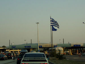 Мигранти претучени и опљачкани код Ђевђелије