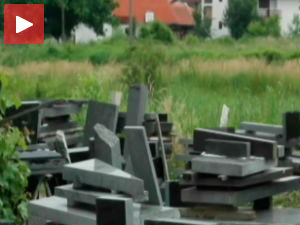 Коридор 10, надгробни споменици на путу