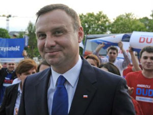 Дуда: Гејеви заслужују поштовање, али не и брак