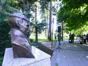 Откривена биста Николе Тесле