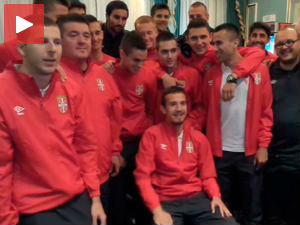 Српски омладинци Новаку: Играј и победи!