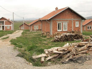 Повратак око 700 расељених на КиМ до краја 2015