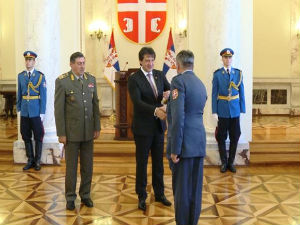 Војницима уручени кључеви станова